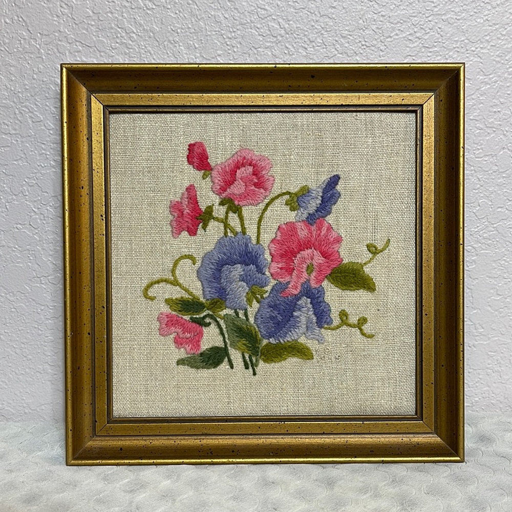Vintage 1975 Crewel Needlepoint Pansies Floral 9x9” Square